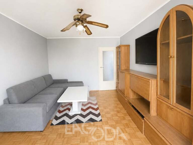 55 m² - 3 oddzielne pokoje, os. Zawarcie